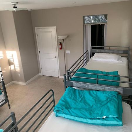 Dc Crashpad Hostel เดลีซิตี ภายนอก รูปภาพ